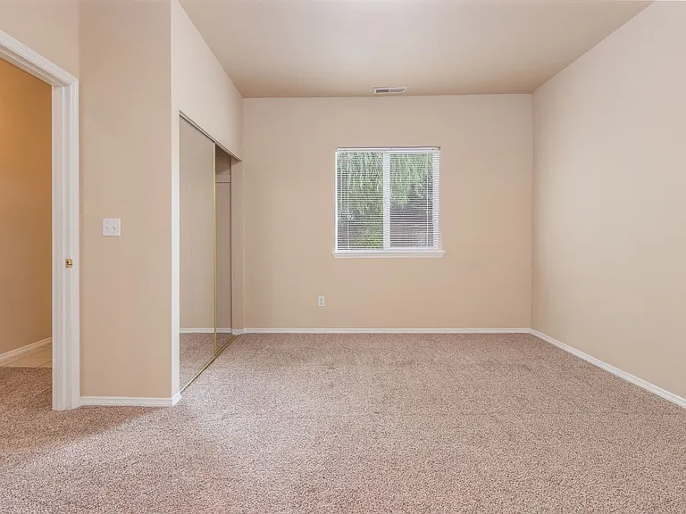 5649 46th Ln SE — Photo 8