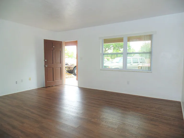 1260 70th St N #3 — Photo 3