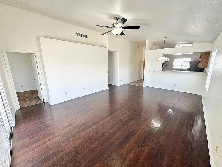 7707 W Rancho Dr — Photo 6
