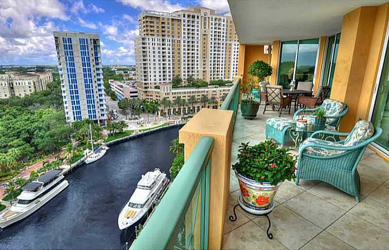 Las Olas Grand balcony view 