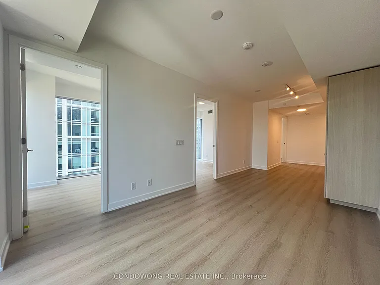 100 Queen St E #2211 — Photo 3
