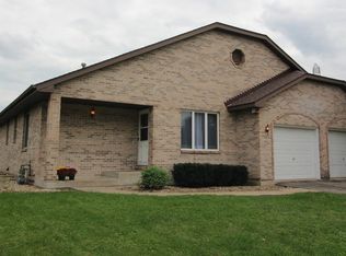 1566 Galway Dr, Aurora, IL 60505
