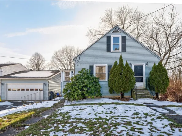 70 Summit St, Fairport, NY 14450