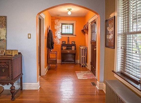 4th image of 4022 Bamberger Ave