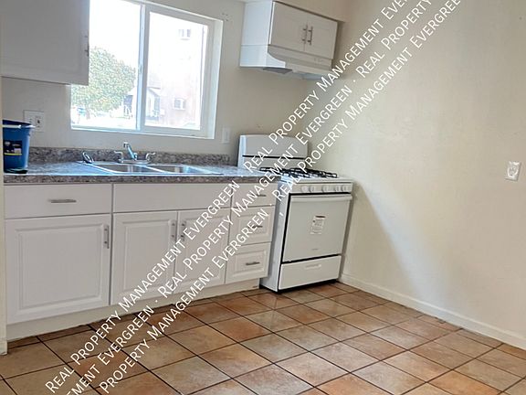3rd image of 85 E Thurman Ave APT 9