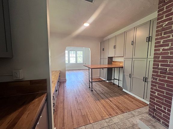 5th image of 302 NW 2nd Ave Unit 1