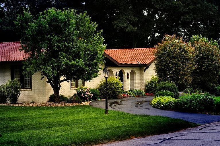 2006 Old Oak Dr, Valparaiso, IN 46385 Zillow