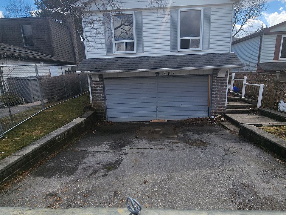 2nd image of 29 Lillooet Cres