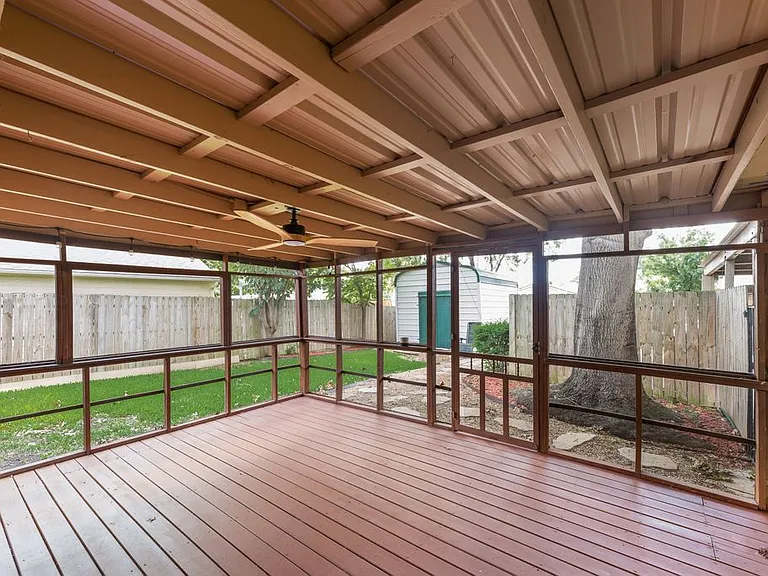 1022 Melissa Ln — Photo 11
