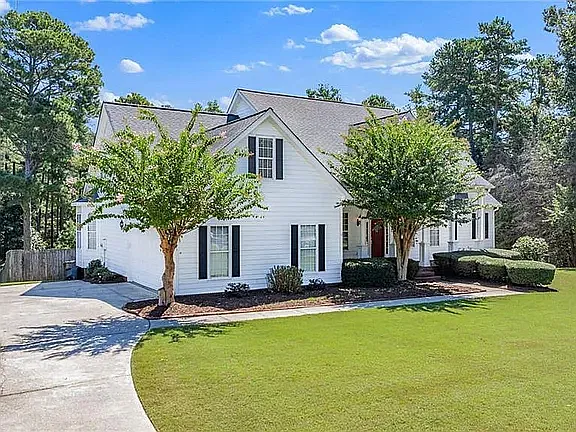 5 bed, 4211 sqft, $3,100 — Photo 2