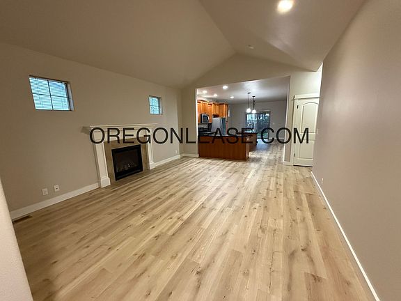 2nd image of 939 Irvington Dr
