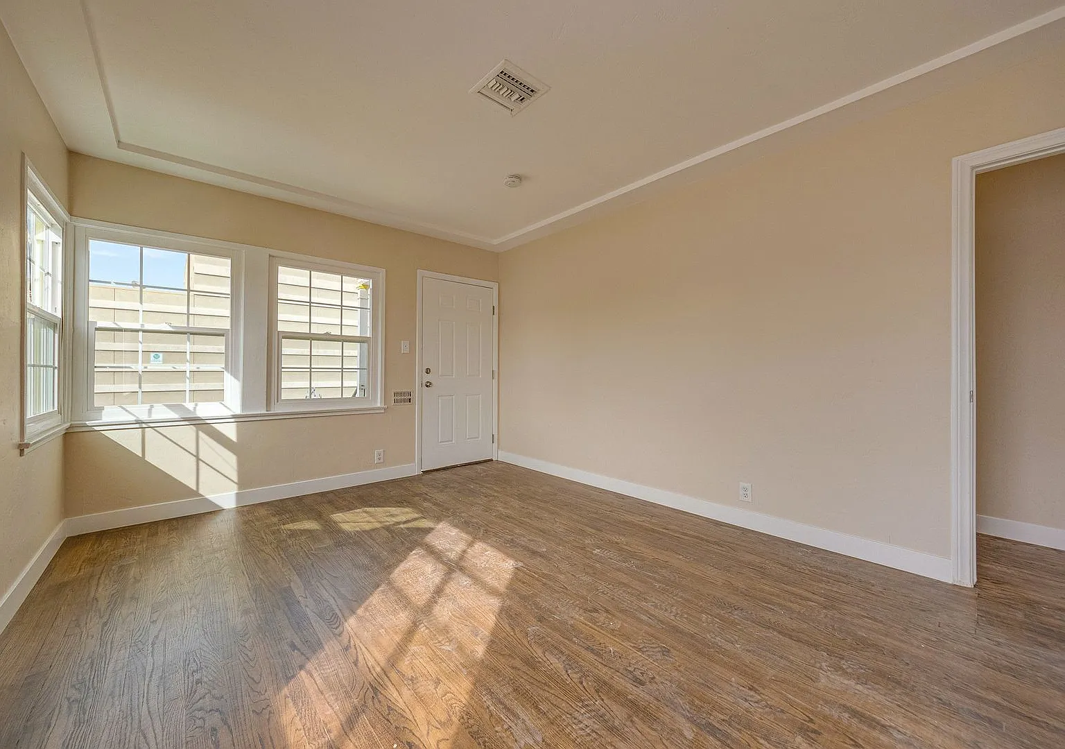 Charming & Convenient Living in the Heart of Downtown Las Vegas — Photo 3