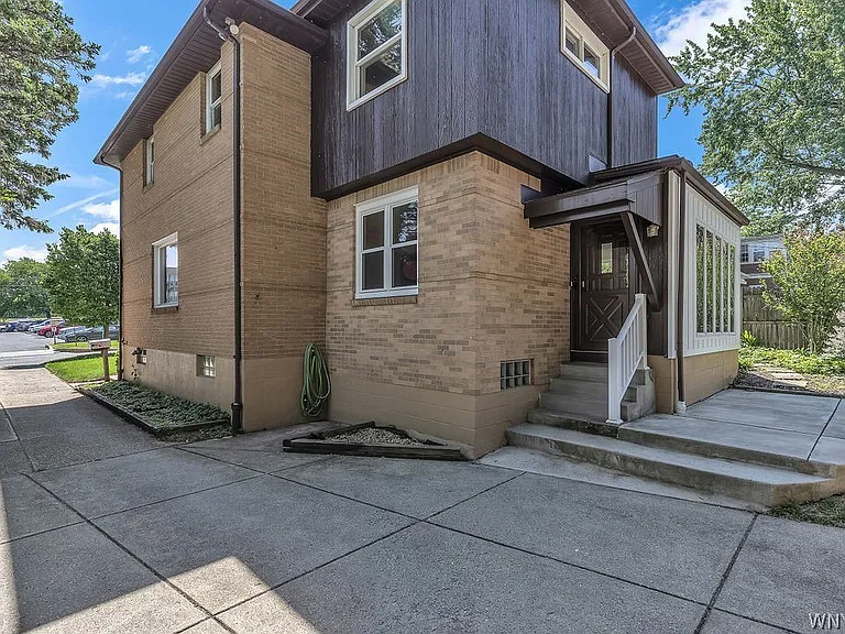 69 Berryman Dr — Photo 2