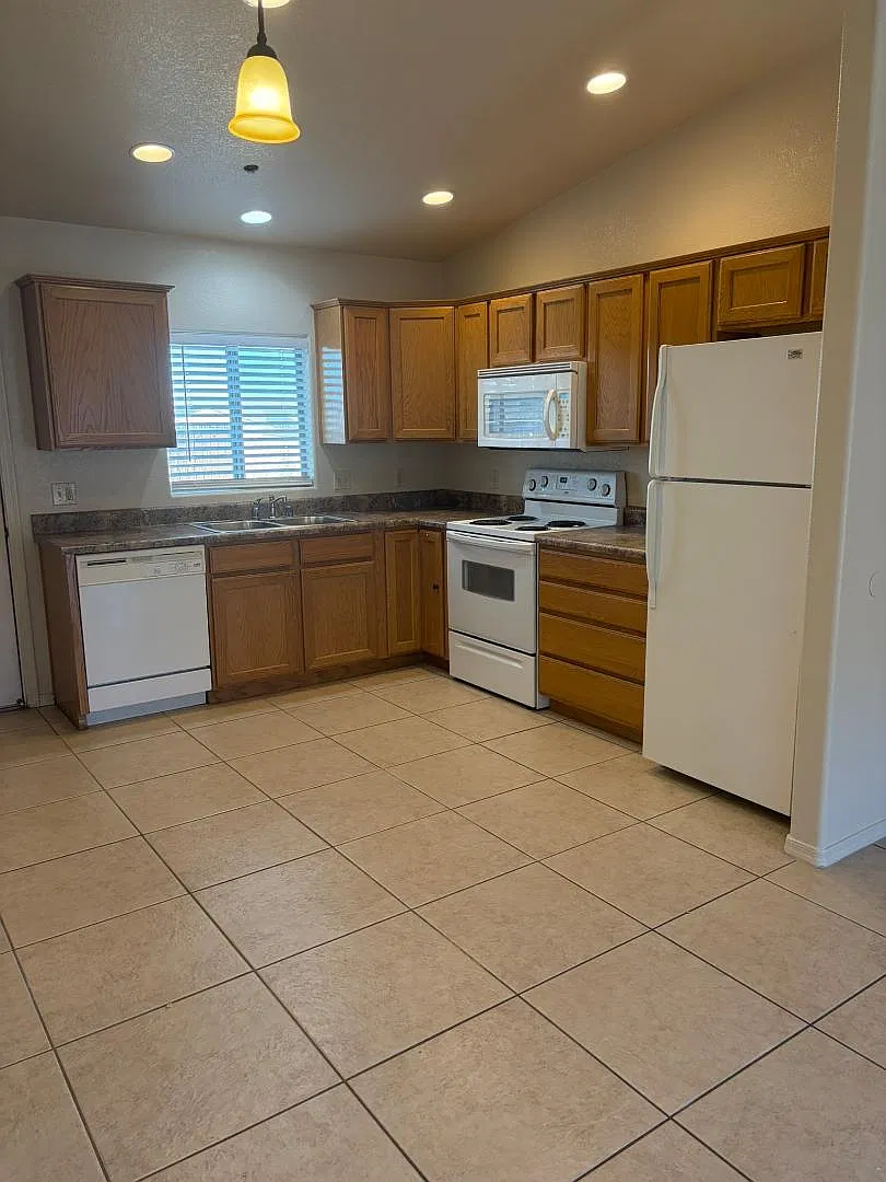2459 Tradewind Dr - 101 — Photo 3