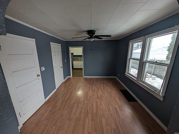 3rd image of 730 Camden St