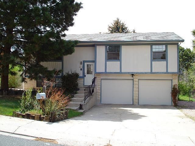 Beautiful home with 3 bedrooms on the main level