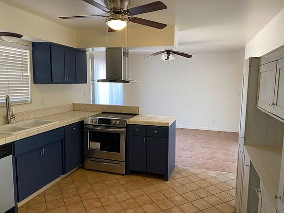 4th image of 2545 N Euclid Ave