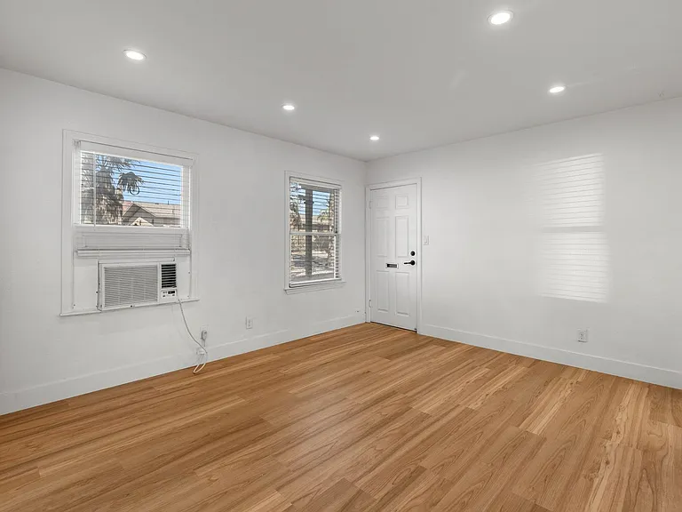 661 A Avenue — Photo 9