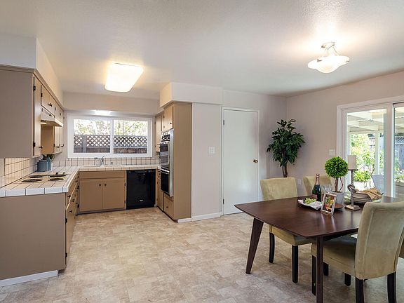 5th image of 1678 Milroy Pl