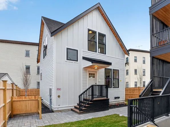 192 Washington St #R, Somerville, MA 02143