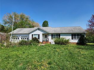 5082 Kathy Ln, Gloucester, VA 23061