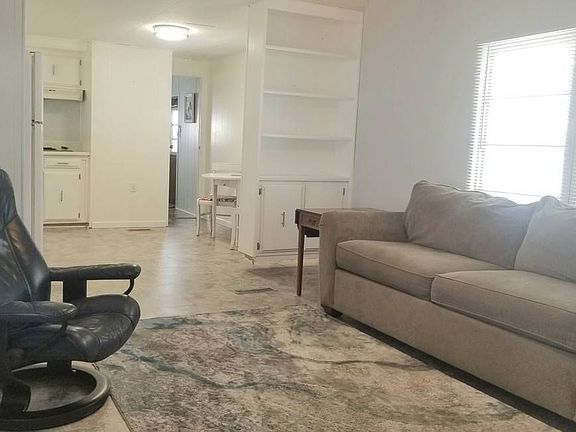 4th image of 19 Temple Cir