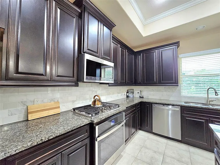 21914 Avalon Queen Dr — Photo 14