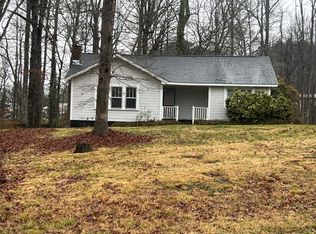 433 E Louise St, Clarkesville, GA 30523