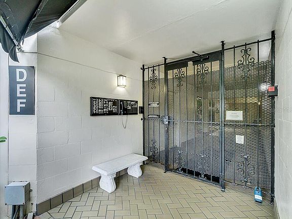 3rd image of 3325 Bayshore Blvd Unit E23