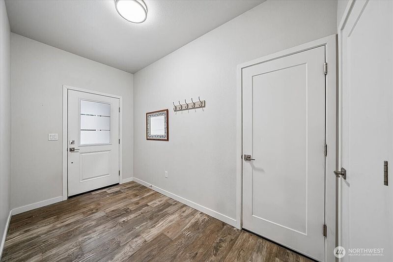 5th image of 11714 Lake Place