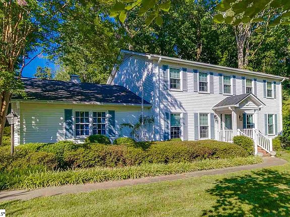 2nd image of 205 Continental Dr