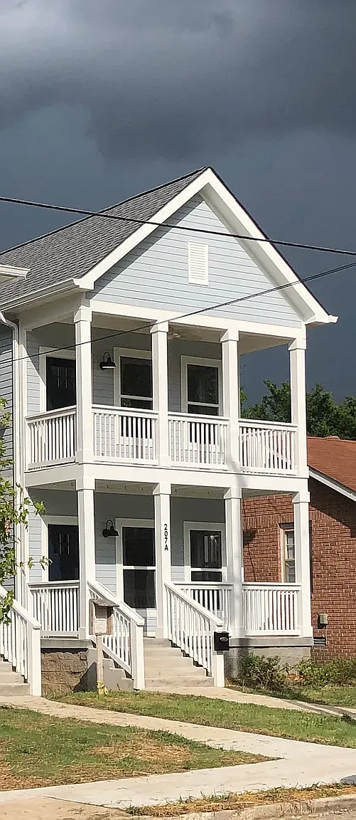 4 bed, 2204 sqft, $3,975 — Photo 3