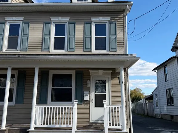 117 N Robeson St, Robesonia, PA 19551