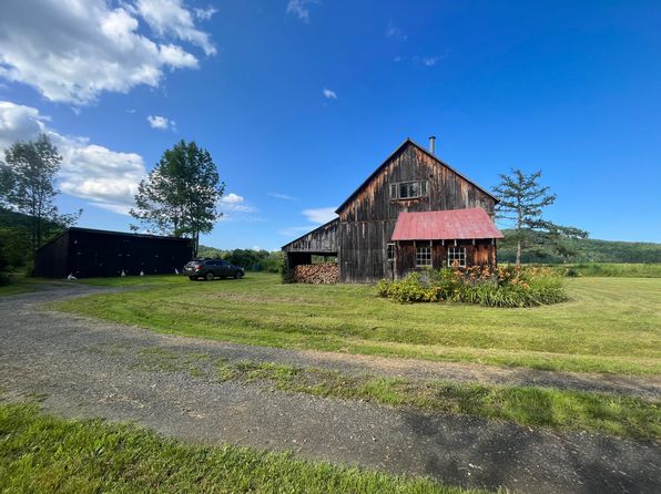 99 Sayre Rd, Westport, NY 12993
