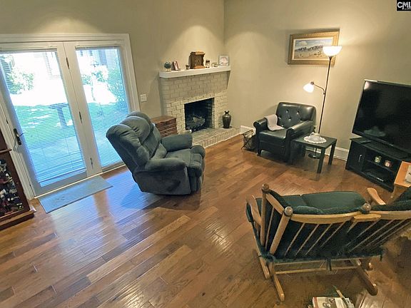 2nd image of 115 Lionsgate Dr