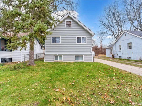 19226 Five Points St, Detroit, MI 48240