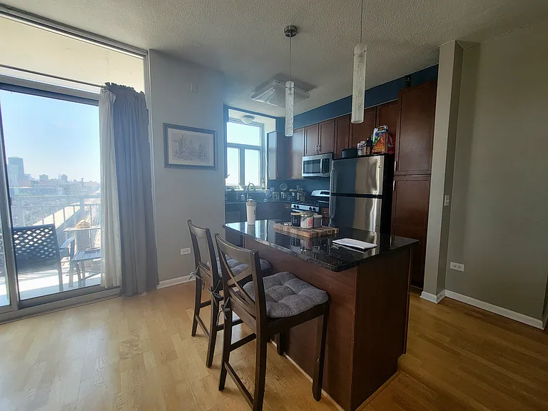 1134 W Granville #804 — Photo 6