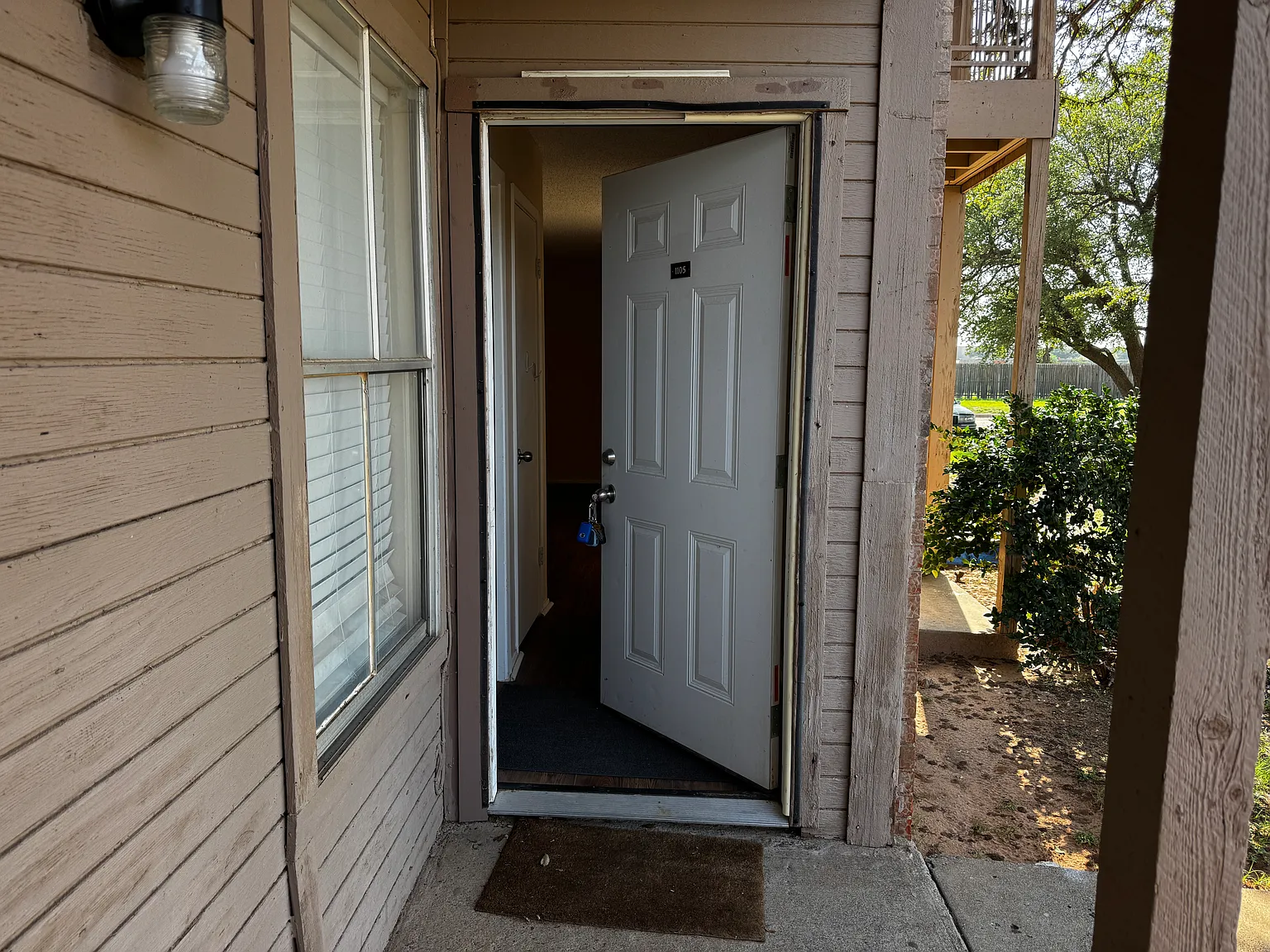 4700 Boulder Dr — Photo 2