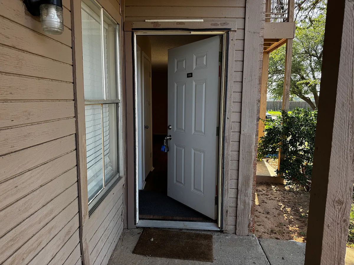 Building Photo - 4700 Boulder Dr #1105