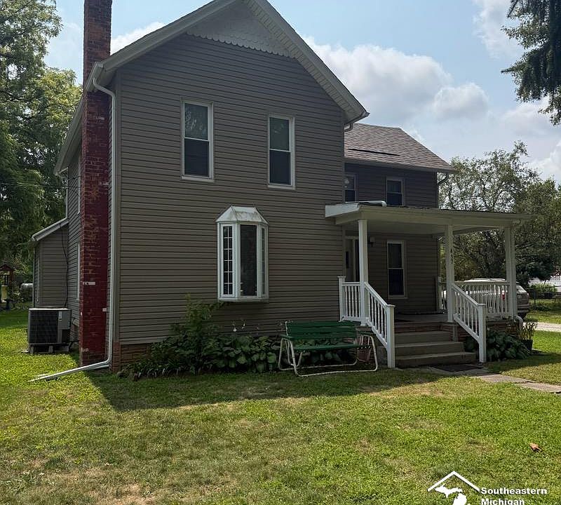1st image of 437 Monroe St