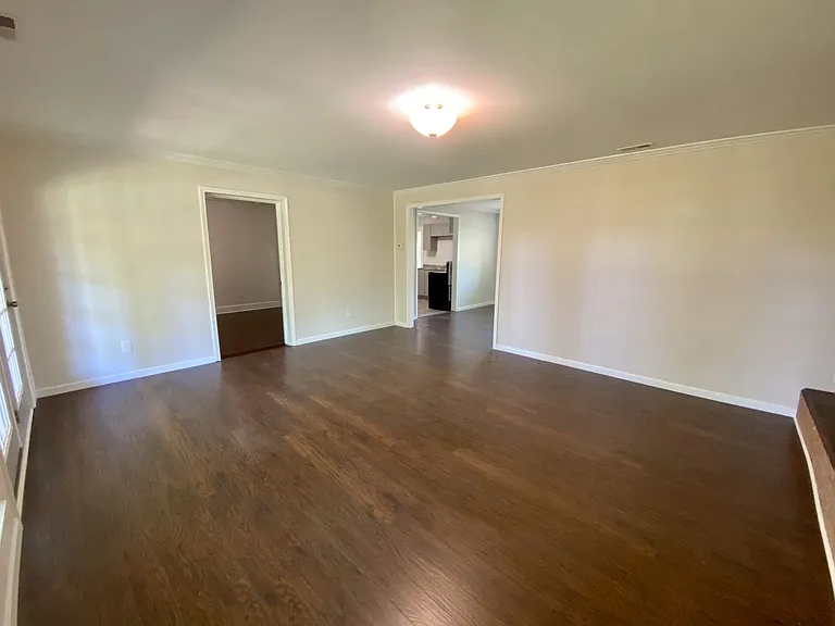 112 Pelfrey St — Photo 5
