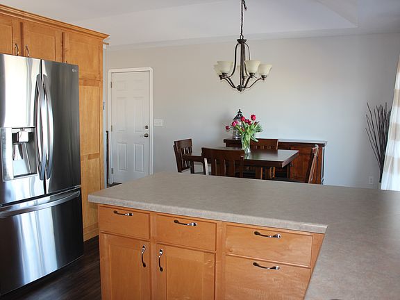 5th image of 23950 8th St