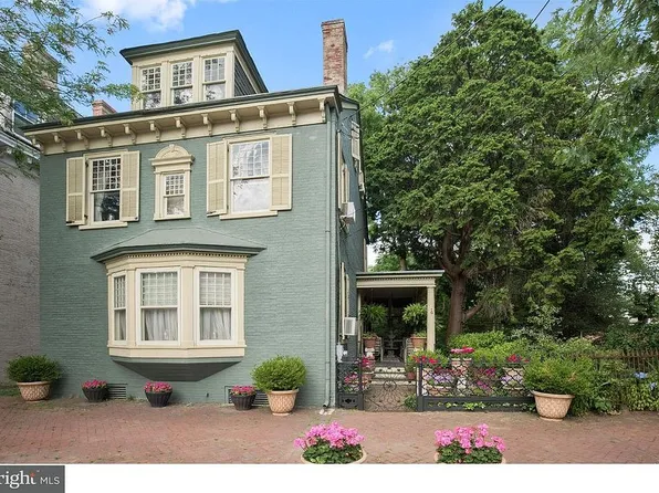 19 Farnsworth Ave, Bordentown, NJ 08505