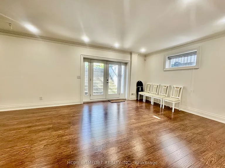 192 Kingsdale Ave #LOWER — Photo 11