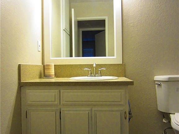 3rd image of 13853 Arrowhead Dr