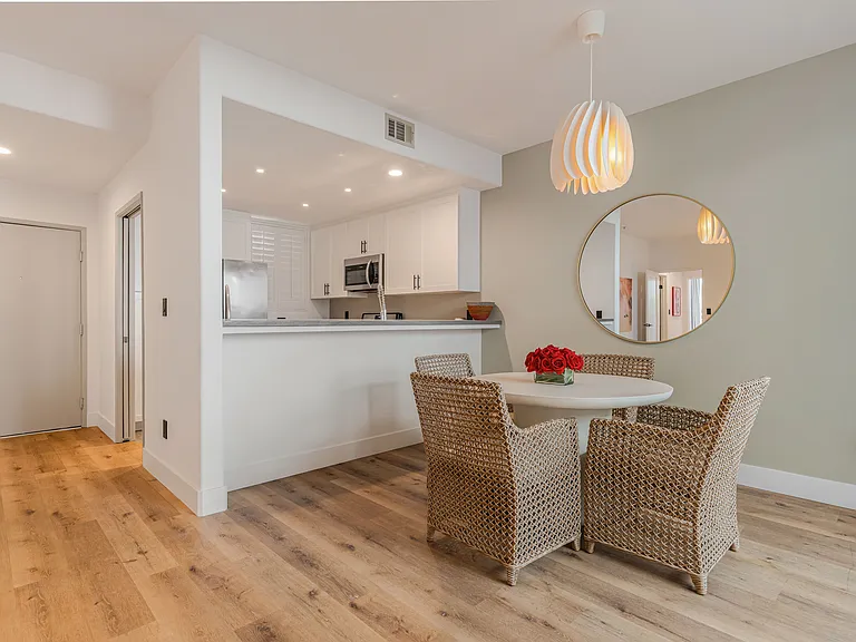 1744 Butler Ave #105 — Photo 3