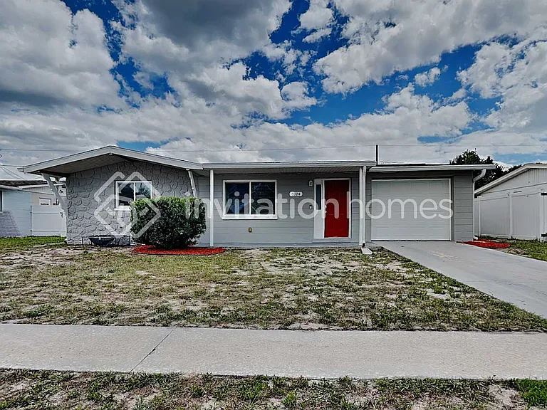 5124 Janice Ln — Photo 1