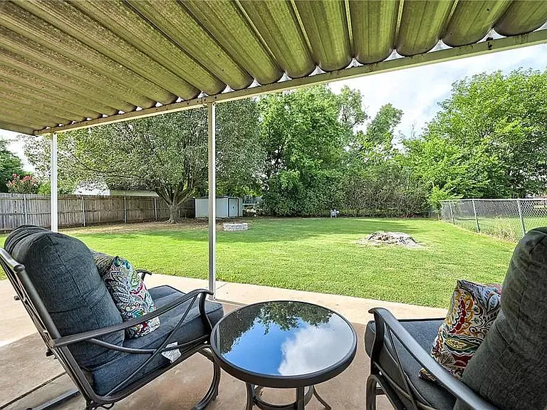 704 Crestmoor Dr — Photo 22
