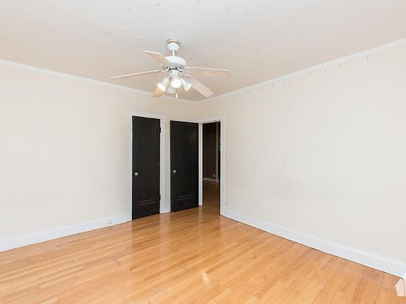 3rd image of 4925 N Hermitage Ave #4923-1