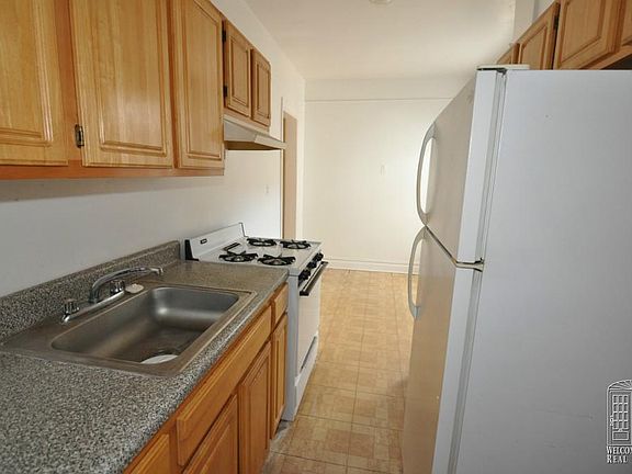 3rd image of 4129 46th St APT 6N